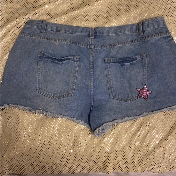 BLUE JEAN SHORTS | SIZE 18 - Picture 3 of 5